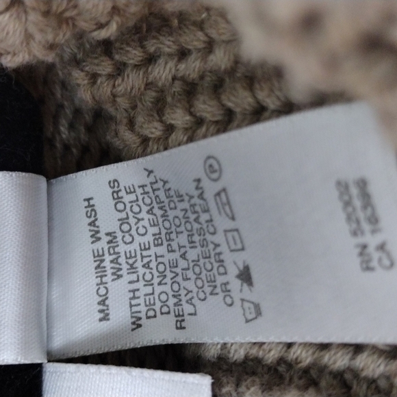 Liz Claiborne Tan Turtleneck Long Sleeve Pull Over Ribber Medium Knit Sweater - Picture 6 of 10